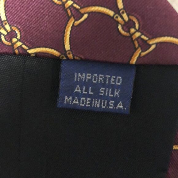 Stunning Gold Links Burgundy Silk Tie - Picture 4 of 4